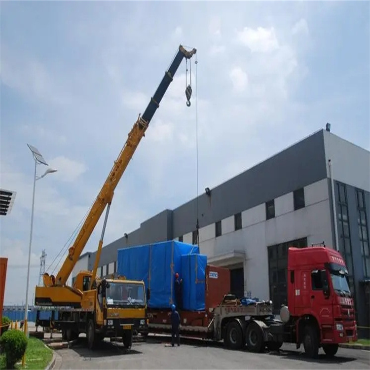 三台50吨吊车吊一次多少钱